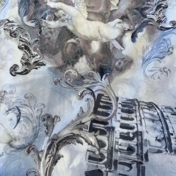 Women’s Medium G Mini Short Sleeve Lettuce Trim Sheer Mesh Graphic Crop Top - Picture 6 of 6